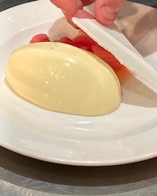 Panna cotta, rhubarb & meringue