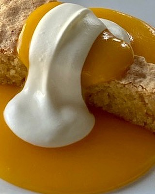 Almond cake, lemon curd & cream